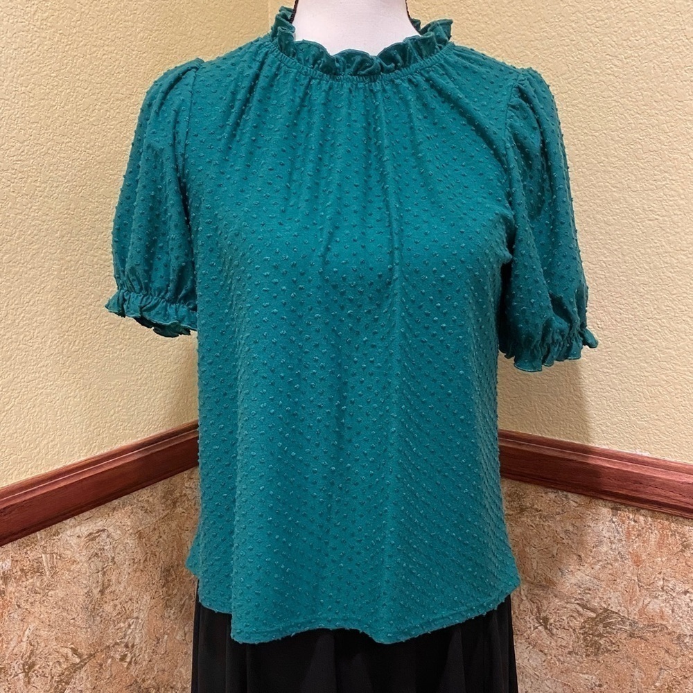 W5 Swiss Dot Stretchy Green Top Blouse Womens Shirt Size Small
